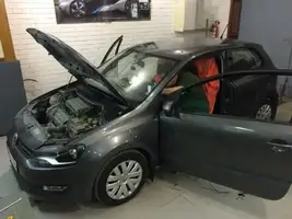 VOLKSWAGEN POLO 2011